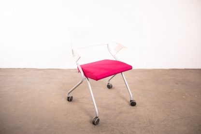 Sedus "flip flap", Klappstuhl mit Armlehnen und Rollen, Silbergrau matt/Weiß/Lila – Bild 3