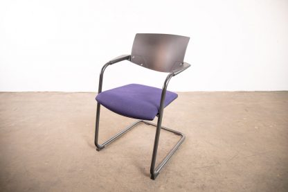 König + Neurath "OKAY.II", Freischwinger, Schwarz/Blau