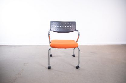 Vitra "Vis a vis Step", mit Rollen, Chrom/Orange/Schwarz – Bild 2