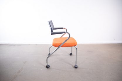 Vitra "Vis a vis Step", mit Rollen, Chrom/Orange/Schwarz – Bild 4