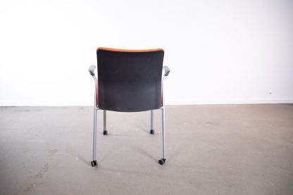 Steelcase "Eastside", 4-Fuß-Stuhl mit Rollen, Silbergrau/Orange/Schwarz – Bild 5