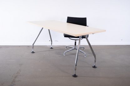 Vitra "Ad hoc" Konferenztisch, Ahorn/Chrom