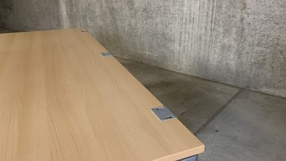 König + Neurath – elektrisch höhenverstellbarer Schreibtisch, C-Fuß, 200 x 80 cm, Buche – Bild 3