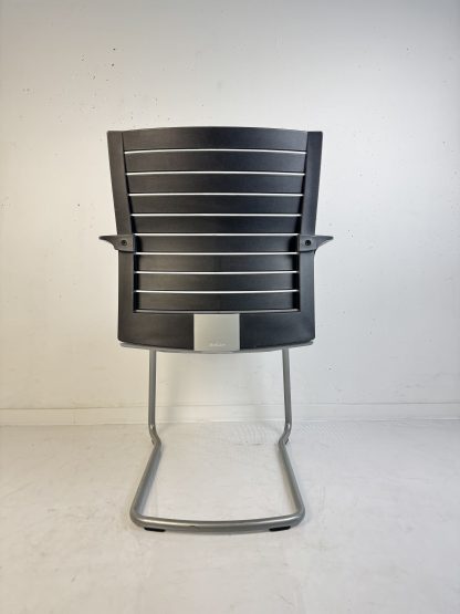 Freischwinger "Werndl #1", Grau/Schwarz - Steelcase – Bild 3
