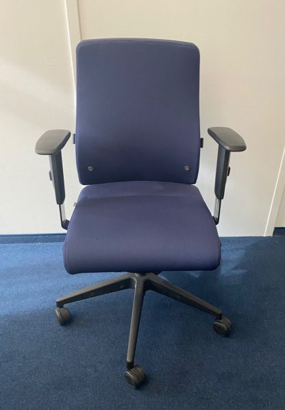 Bürodrehstuhl "Famos", dunkelblau - Interstuhl