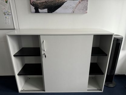 Schrank mit Schiebetür share it - Steelcase